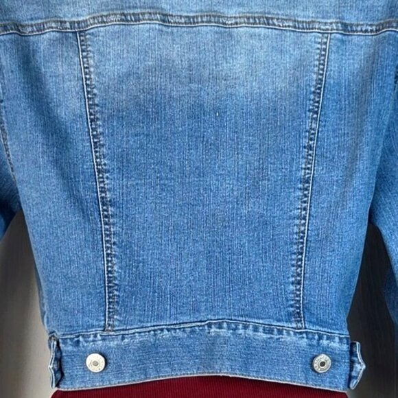Love Tree Womens Medium Cropped Denim Jacket With Button Front & Pockets Med - Picture 5 of 9